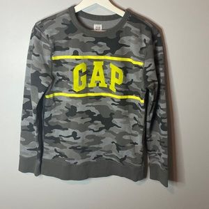 Gently used Boys Gap sweater size XXL fits 14-16 years old